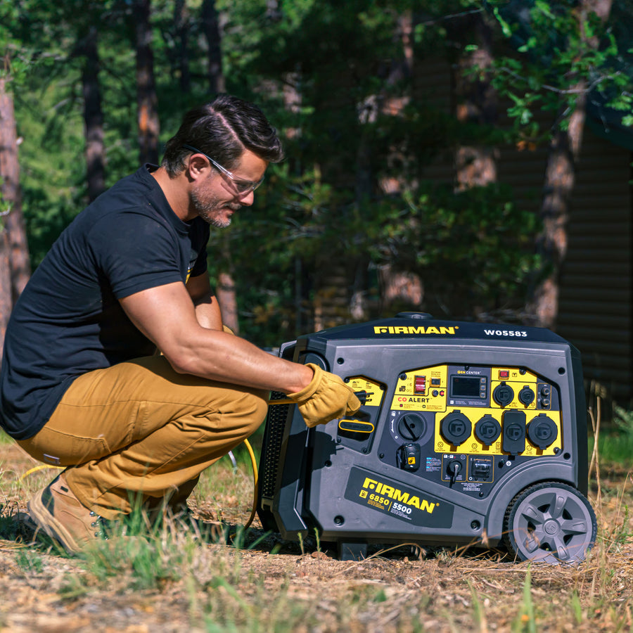 FIRMAN® Gas Inverter Portable Generator 6850/5500 Watt Remote Start 120/240V CO Alert #W05583